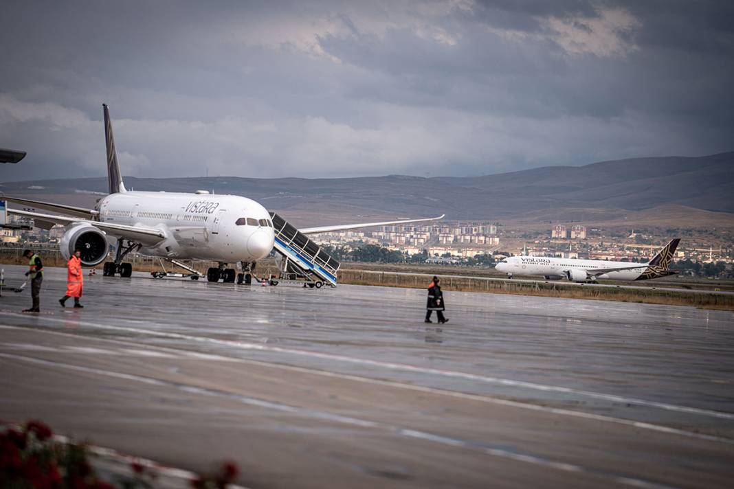 Erzurum’da zorunlu iniş yapan uçak, Hindistan’a döndü 30